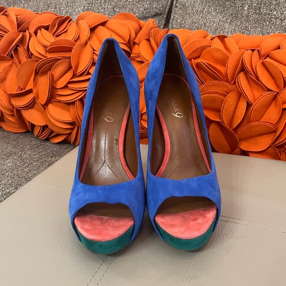 ❣️Boutique 9 Color Block Leather Pumps❣️ - Picture 3 of 10
